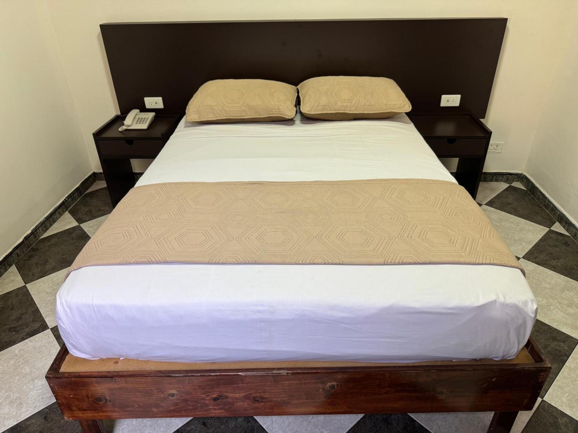 Hotel Grand Galaxie การากัส ภายนอก รูปภาพ