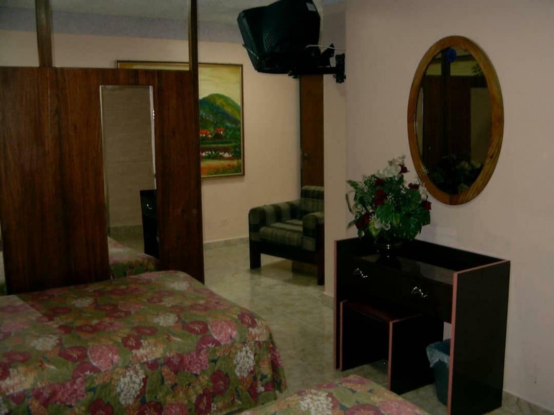 Hotel Grand Galaxie การากัส ภายนอก รูปภาพ